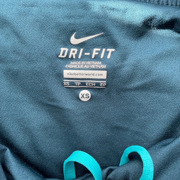 Nike shorts size XS - Picture 3 of 3